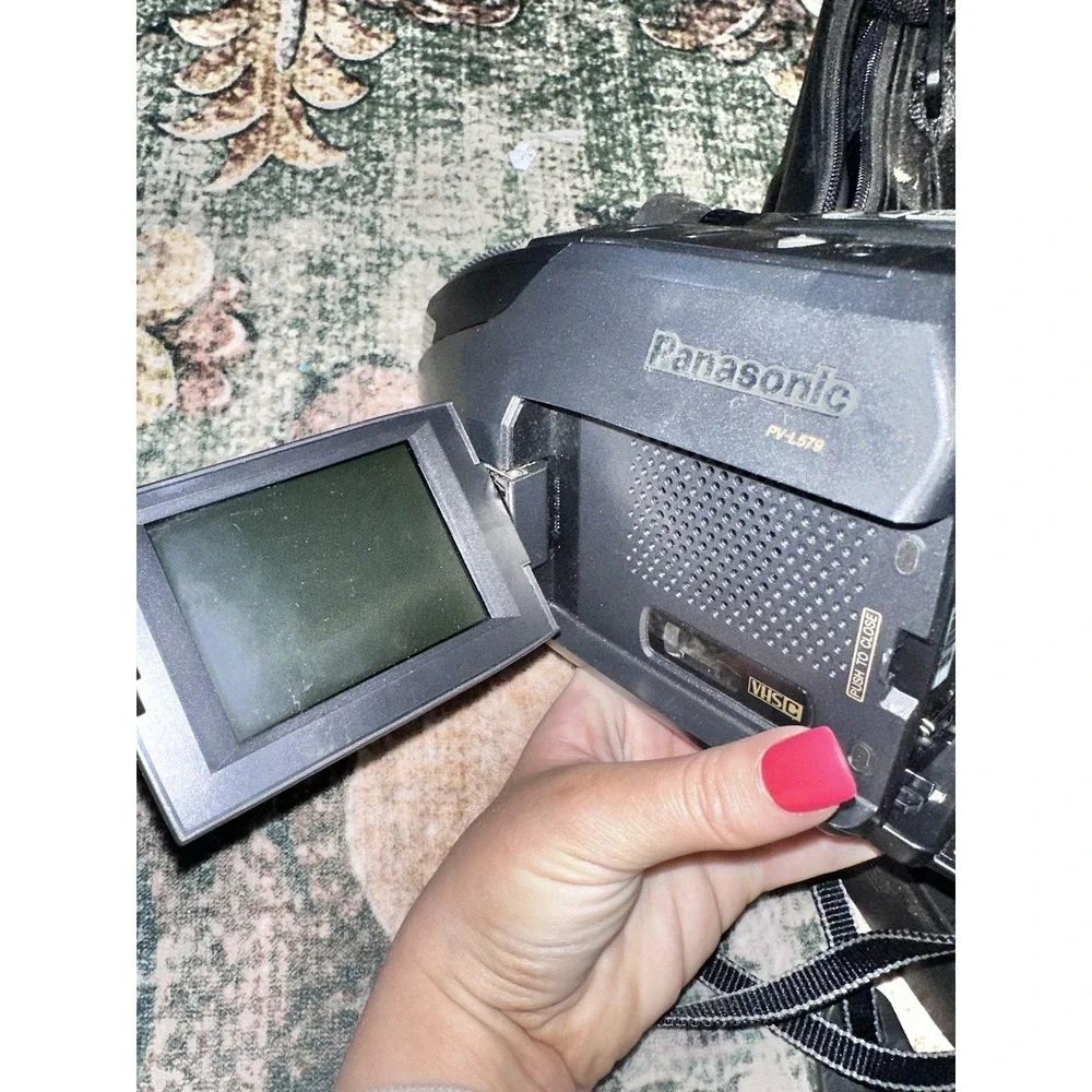 Panasonic VHSC Camcorder PalmSight VINTAGE‎ PV-L579D For ** Parts Only**